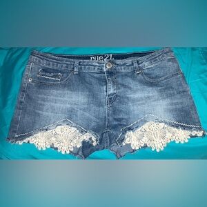 Rue21 size 15/16 Light Blue Jean Shorts with Lace Accents